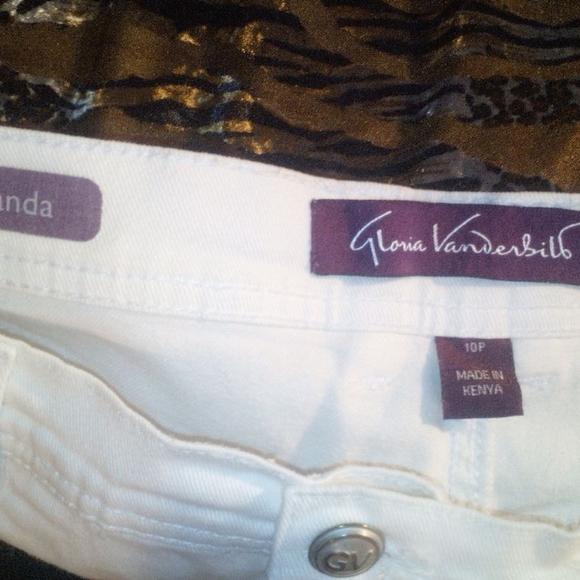 Gloria Vanderbilt White Jeans Sz 10 Petite 28" in seam GV silver-toned h… - Picture 2 of 5
